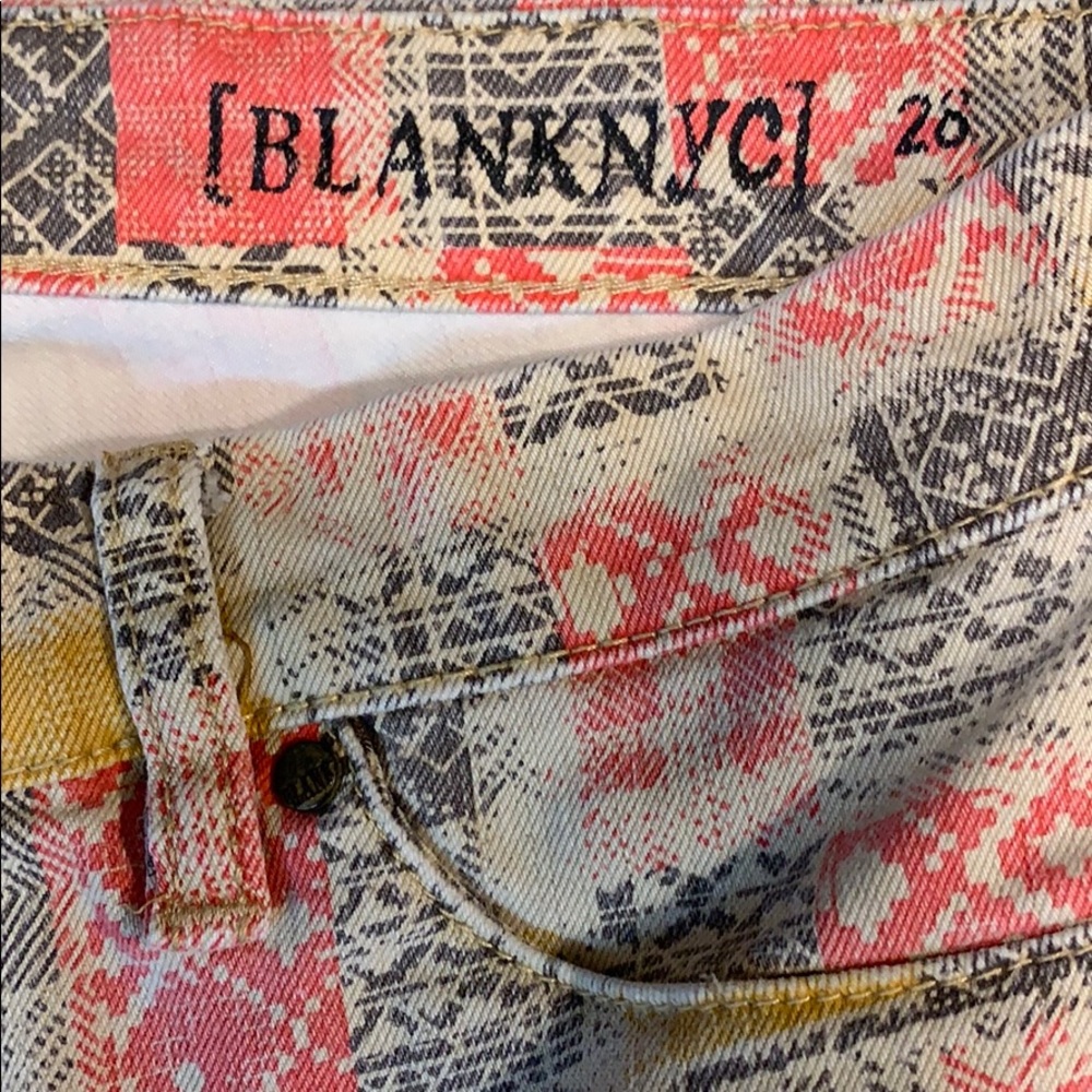 Cropped Patterned Jean - Picture 4 of 6